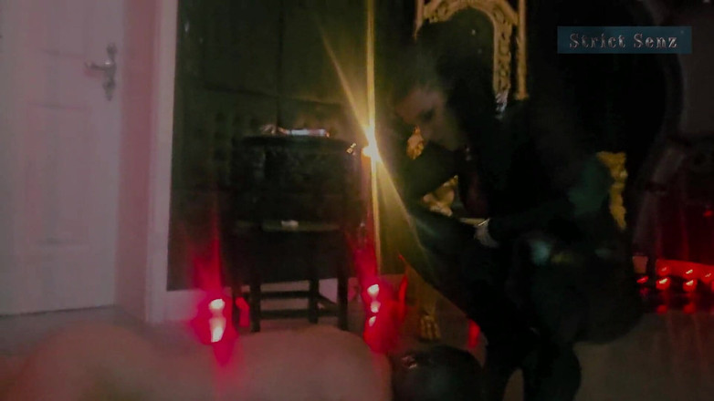 Strict Senz: Stina Stone, Mercyless Alongamento No Rack Por Amante Em Luvas...