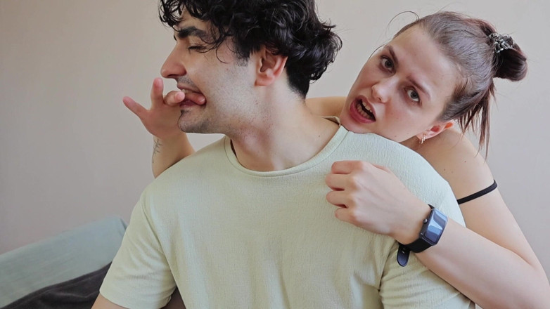 Artur and Diana: Fetish menggigit jari