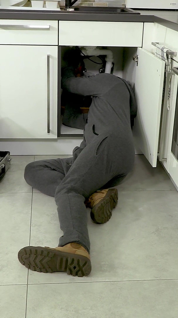 Alex romero: Dobrý instalatér znovu útočí