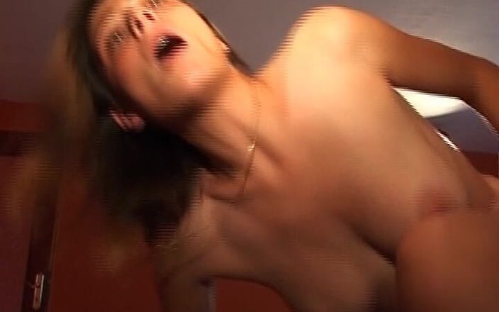 Deutsche Camgirls: Amateur Teen From Germany Showing Her Cock Sucking Skills