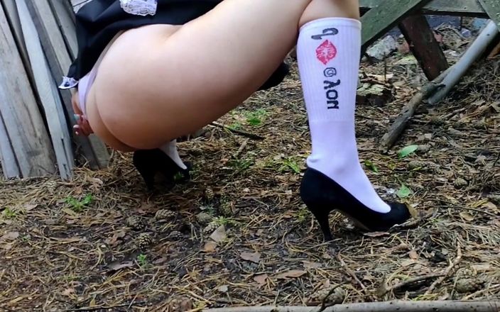 My Fetish Girl: Leccami i piedi mentre succhio il cazzo di un altro...