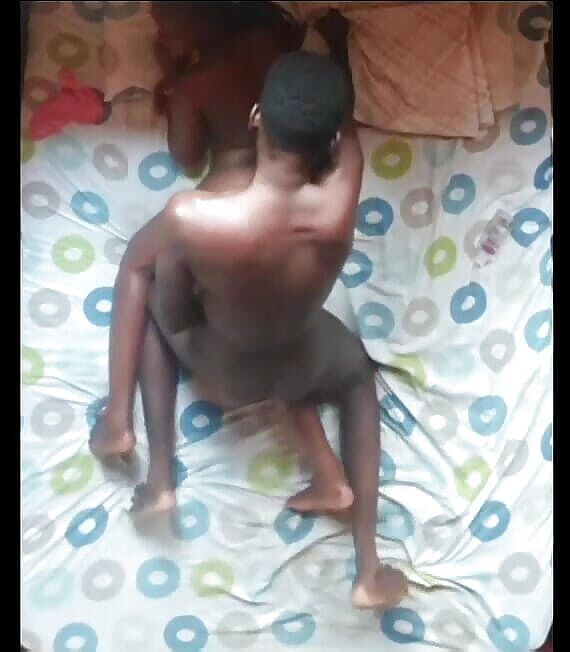 Dickmo888: Kamera erwischt lehrerin beim ficken von schülerin