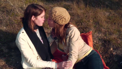 Lesbian Illusion: Гарячий досвід страпона на дачі