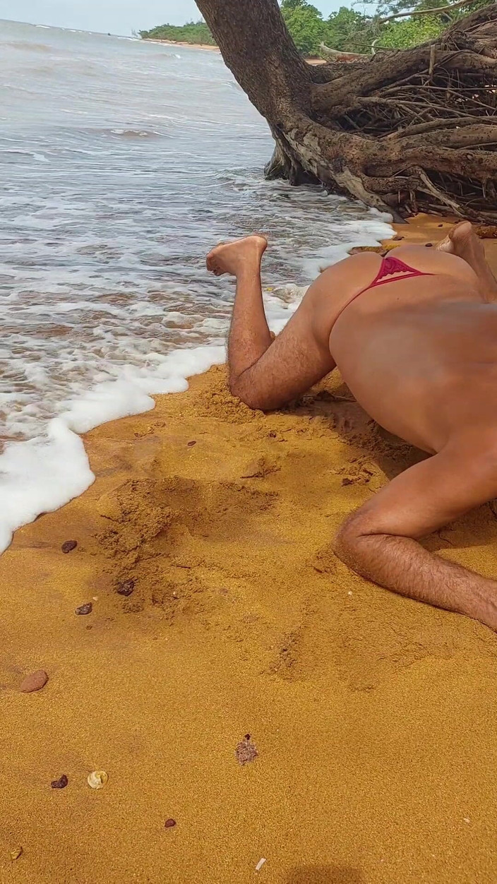 Ladysilvas: Ladysilva transvestã¤ntin im sexy höschen zeigt ihren heißen arsch am...