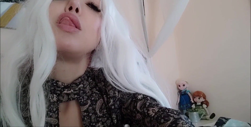savannahamatoriale: 의붓아빠의 아름다운 입에서 나오는 어색한 깊은 포효