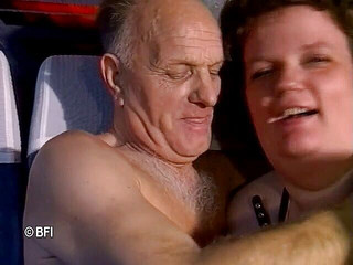 Nasty matures and dirty grannies club: Xkiss - oma bompa bomma část 1