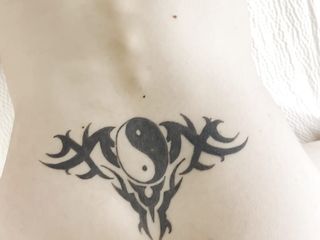 Sissy Bailey Wilde: 小柄なトランス女性、トランスコックに犯される、POV