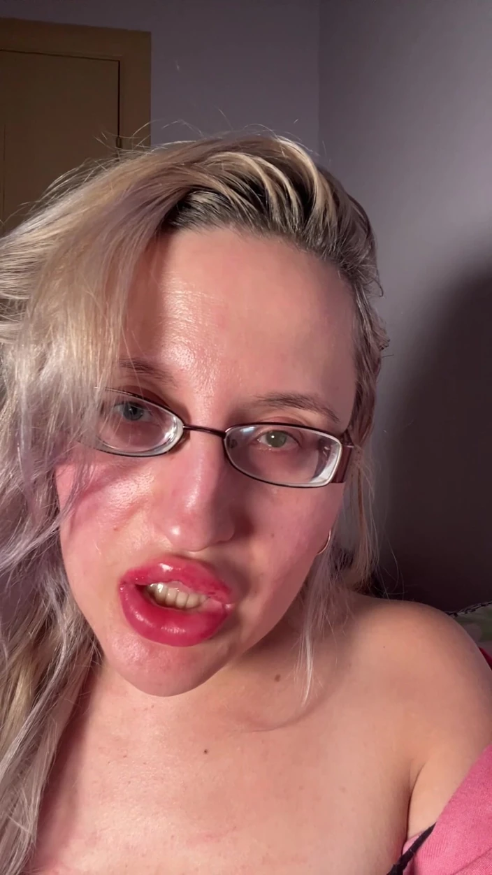FinDom Goaldigger:  Lip addiction - gebe dein portemonnaie an