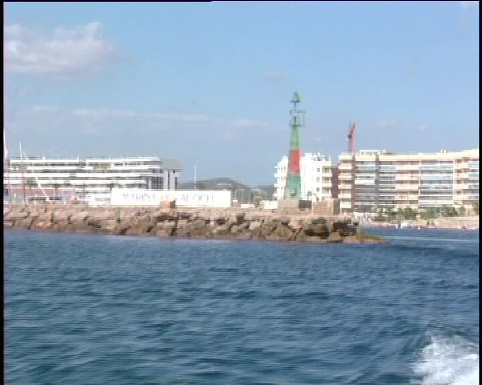 Under German Roofs: जर्मन वेश्याओं को अपनी चूत में बड़ा लंड रखना पसंद है #12