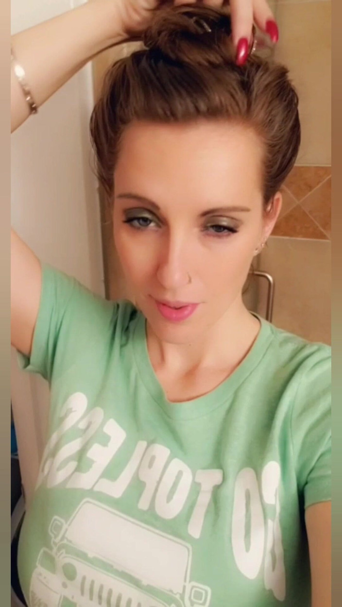 Goddess kat marie: Shower Peepshow