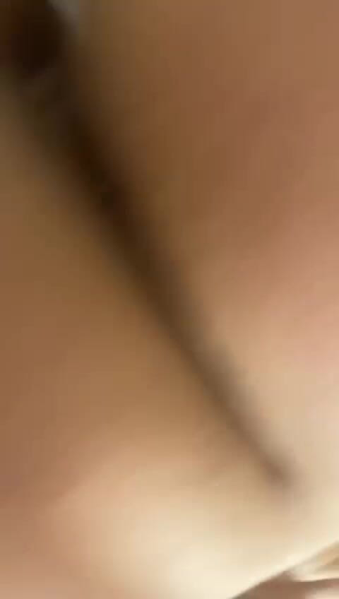 marieliparodi: Mi masturbo in palestra, mi scaldo nel mezzo di una...