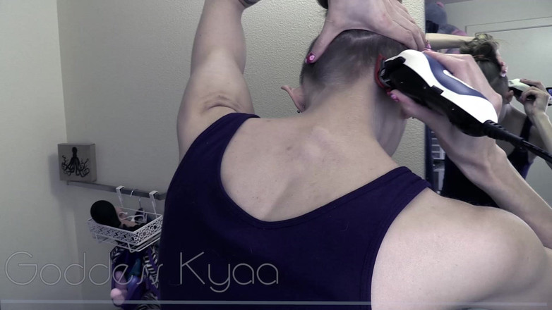 Kyaa Chimera: Buzzing My Side-shave
