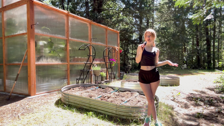 Destination Kat: Spring Greenhouse Tour