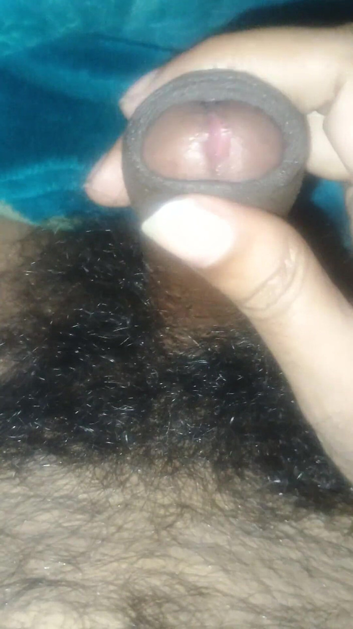 Hot_bobby: Cu to rậm lông thủ dâm một mình
