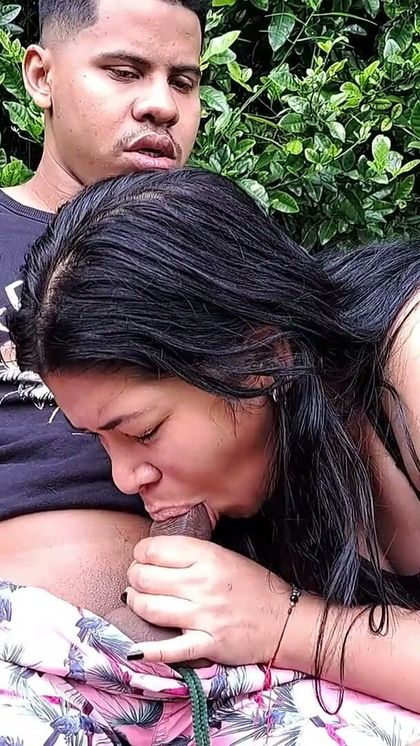 Jocelyn: Bunda Grande Madura Monta No Meu Pau No Parque