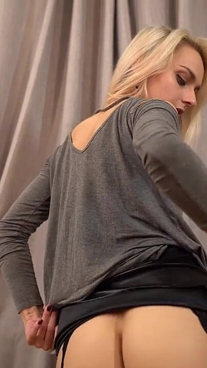 SkirtJerk: Chloe Toy JOI - 스펀키 작업