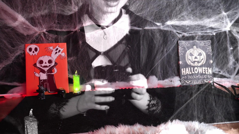 Eva Deva: Возвращение тетушки из ада! Призрак или суккуб? Думаю