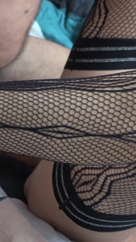 Saya berpakaian dildo kegemarannya dalam strap-on. Si Dia SukakanNya Besar!