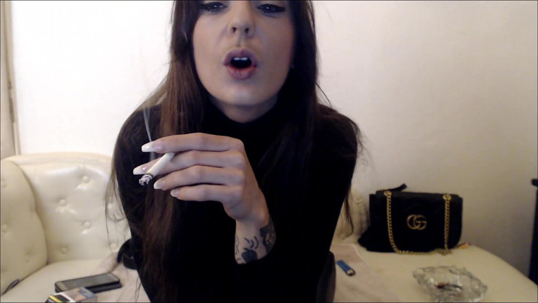 Inkeddutch: Lidský popelník pro tvou královnu Carmen