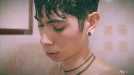 Magic C: Pagi! Aku lagi asik mandi bareng yuk, sayang?