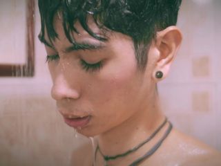 Magic C: ¡Mañana! ¿Quieres tomar una ducha caliente, sexy y espumosa conmigo?