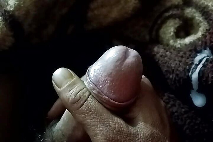 Gangbang straight: Trong khi thủ dâm