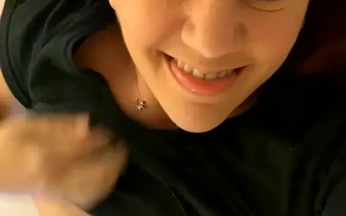Ms Amanda: 穿孔的奶子