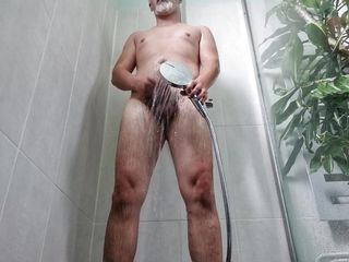 Bric: Naughty Solo Shower