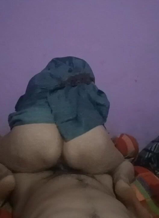 Sexy Rani Bhabhi: Indisk Bhabhi knullar i bakifrån