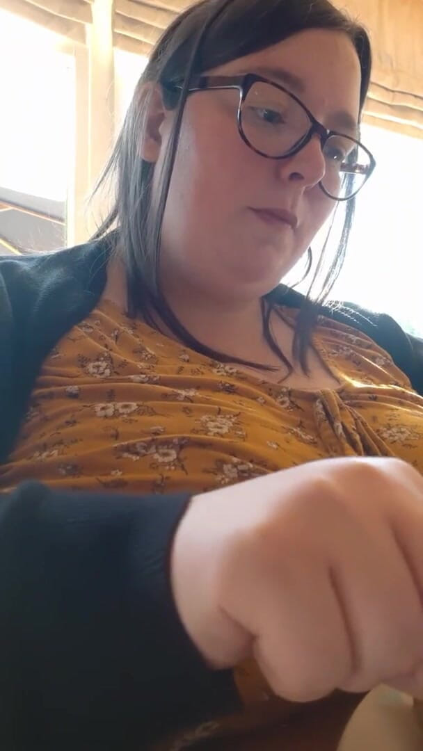 SSBBWLadyBrads: BBW SSBBW eating a full English whilst (no audio)