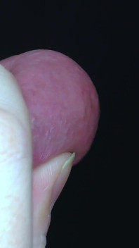 Pisgatpenetratie met de tong tijdens een pijpbeurt