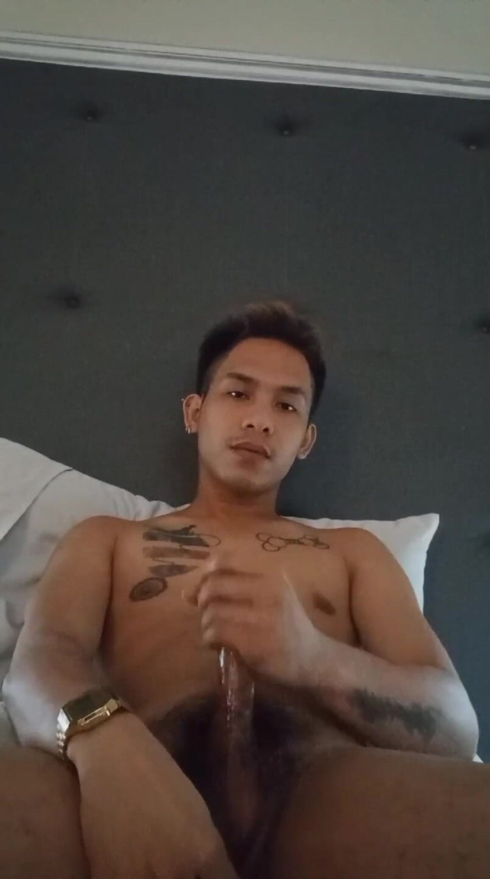 Rent A Gay Productions: Il ragazzo asiatico sexy si sega in hotel