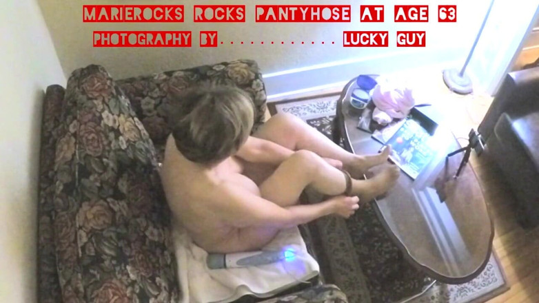 MarieRocks: MarieRocks укачивает колготки в возрасте 63 лет