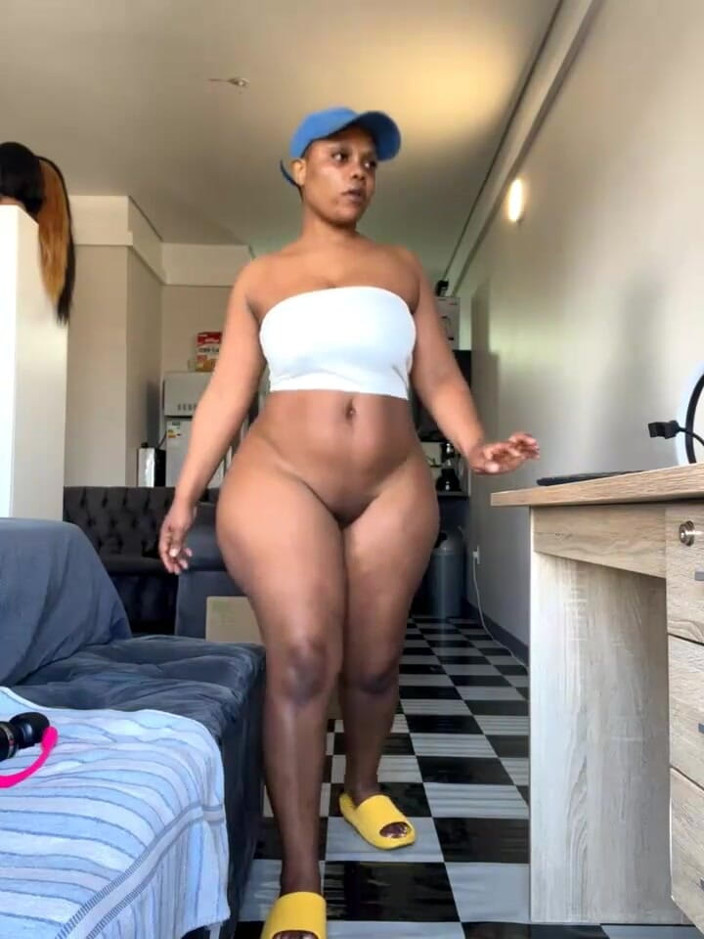 Big black clapping booties: Jack off to My Bald Headed Humongous Ass, Episode 1038