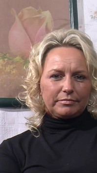 mamuśka pieprzy swoją cipkę podczas filmowania w mojej cipce 2 - 4