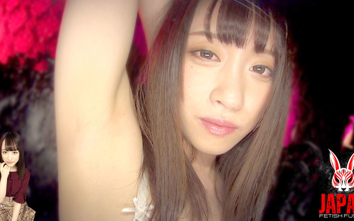 Japan Fetish Fusion: Yuuha vous fourre sa culotte trempée sur le visage. Elle...