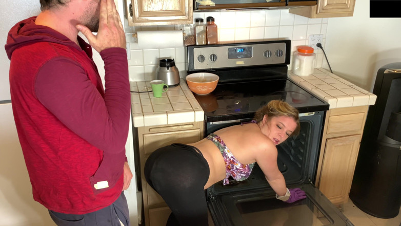 Erin Electra: Madrasta Na Cozinha Leva O Pau Do Enteado Depois Que...