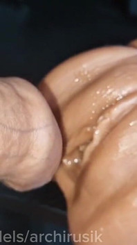 Femboy Se Fait Remplir Les Trous De La Chatte Par Le Sperme De Deux Énormes Bites