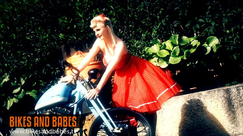 Bravo Models Media: Amelia de luxe - fahrräder und schätzchen tv sexy videos