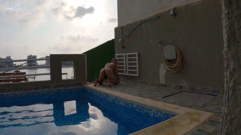 Inkdass: アラブ人クウェートの露出狂が公共の場で裸でクルージング Part1