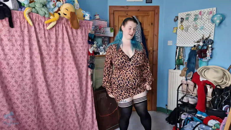 Alice_Mayflower_Scottish: Strip show, Spectacol cu jucării &amp; - fată solo