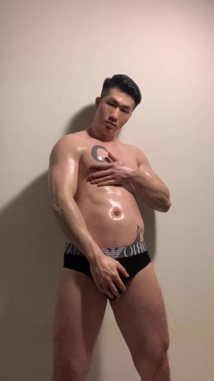 Deric DK: Deric Solo 071