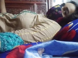 Fick das heiße romantische und sehr sexy mädchen mit anal und muschi ficken