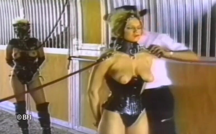 House of lords and mistresses in the spanking zone: Pelatihan gadis hewan peliharaan