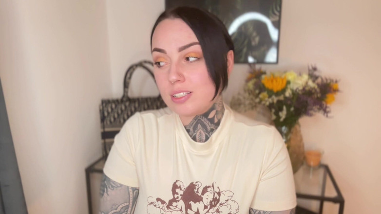 Miss Valentina: Încornorat de iubitul meu supus