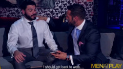 MenAtPlay: Menatplay, latina denis Vega besamt Nicolas Brooks anal
