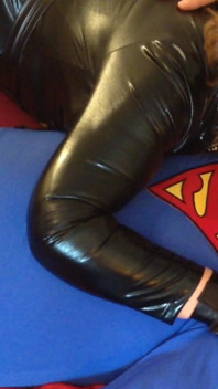 Mormor Catwoman Suger Supermans Kuk!