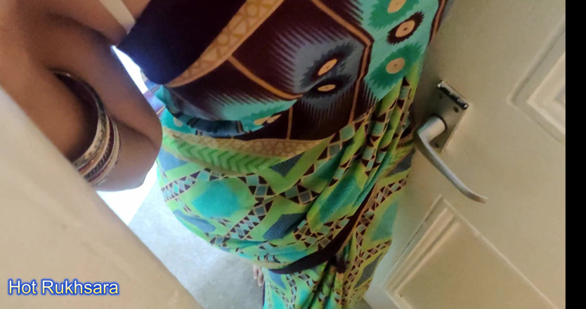 hot_rukhsara: Fucking Random Guy I Met in the Store in Green...