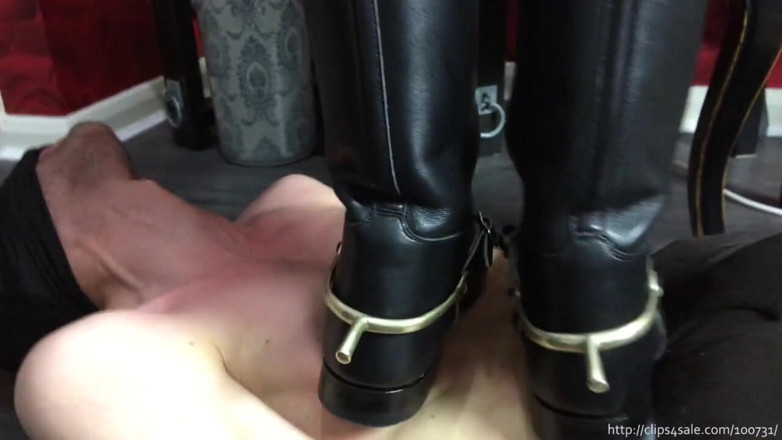 Trampling For Fun: आपका परिचय Miss Jessica Wood