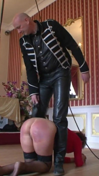Bdsm alemã milf - tapa duro